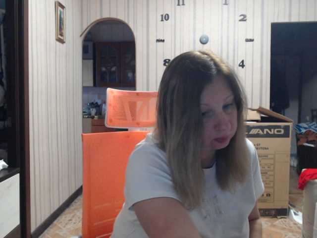 BustyBlondy