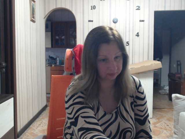 BustyBlondy