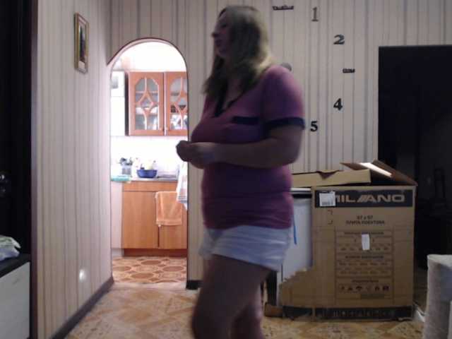 BustyBlondy