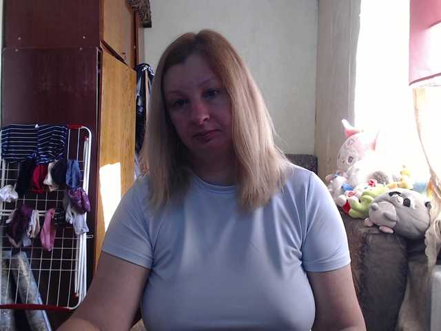 bustyblondy online