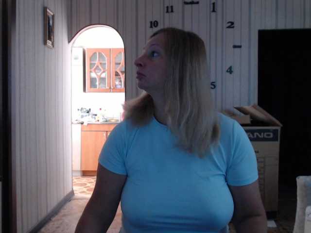 BustyBlondy