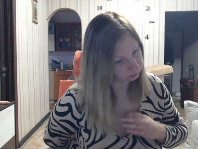 BustyBlondy