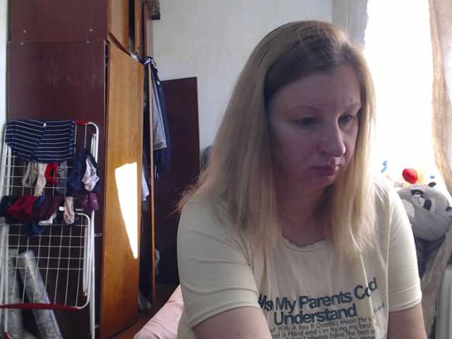 BustyBlondy live webcam show