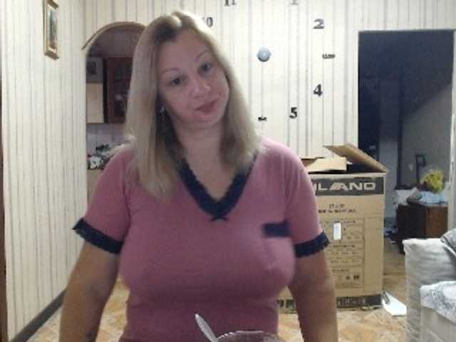 BustyBlondy live cam on BongaCams