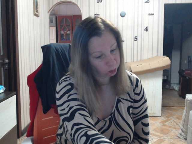 BustyBlondy