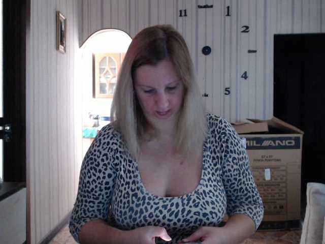 BustyBlondy