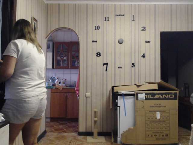 BustyBlondy