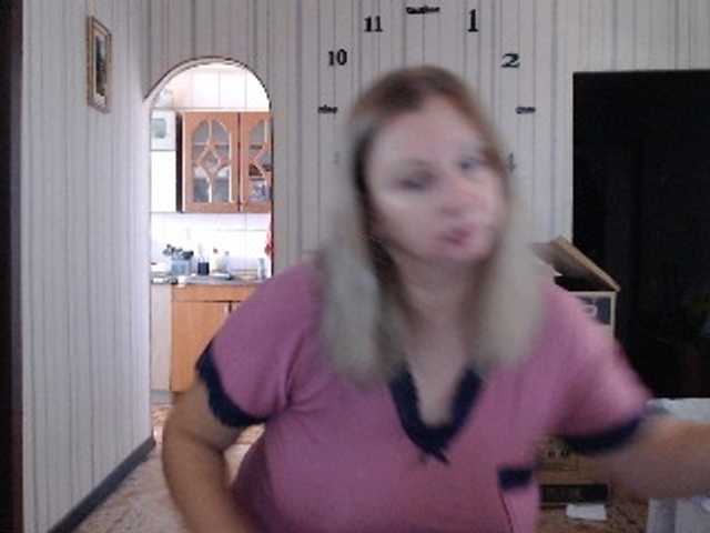 BustyBlondy