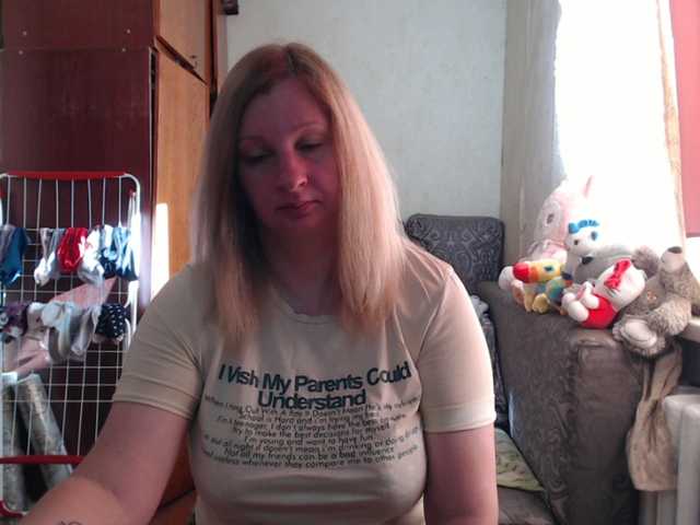 BustyBlondy
