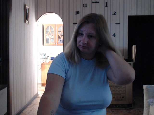 BustyBlondy