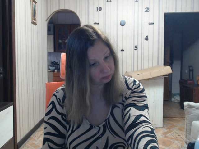BustyBlondy