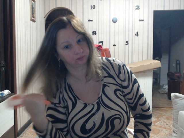 BustyBlondy