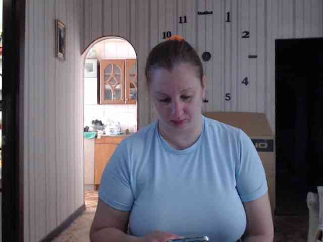 BustyBlondy