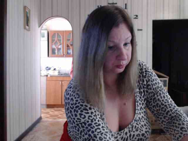 BustyBlondy webcam