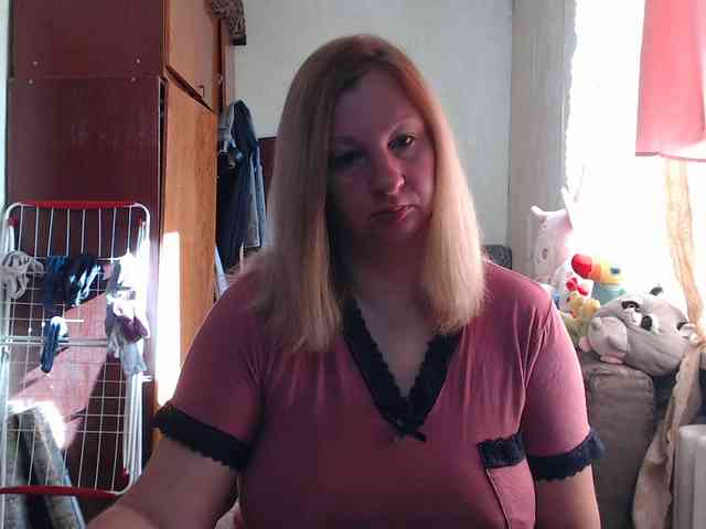BustyBlondy webcam