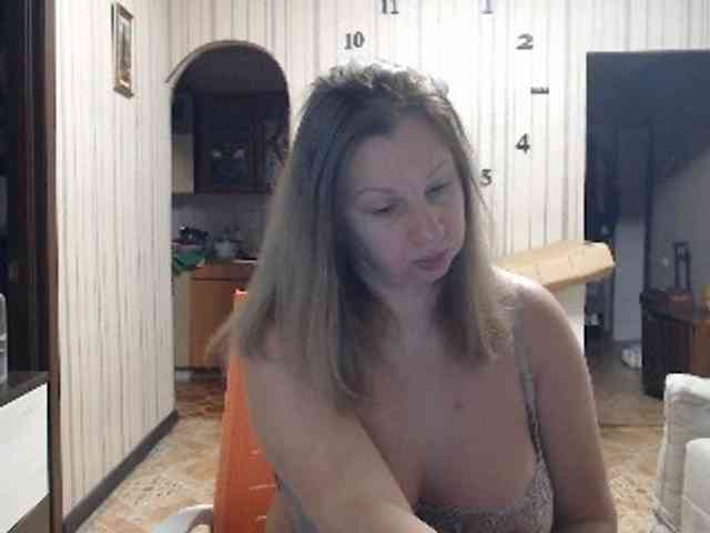 BustyBlondy BustyBlondy