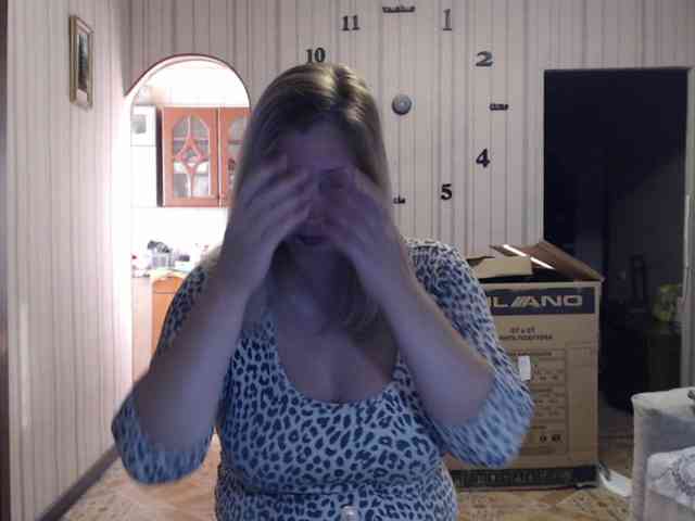 BustyBlondy webcam