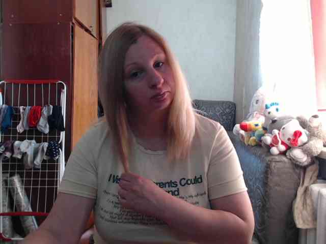 BustyBlondy webcam