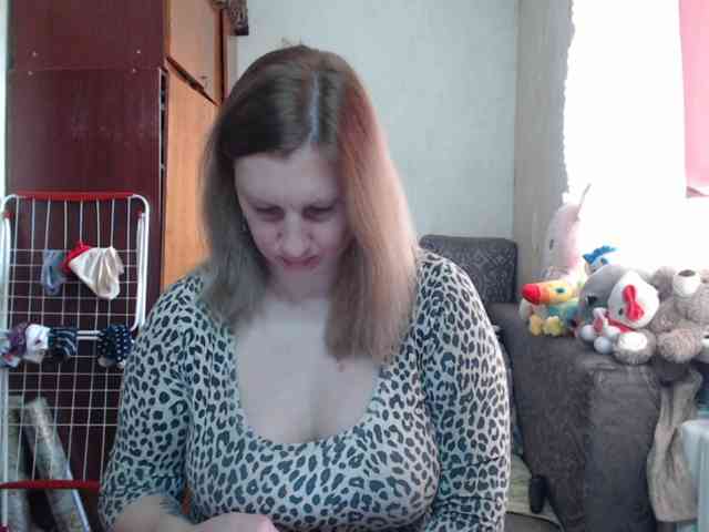BustyBlondy webcam