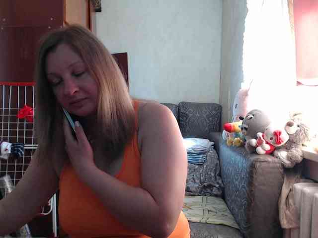 BustyBlondy webcam