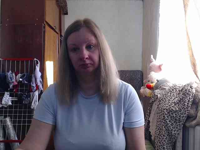 BustyBlondy webcam
