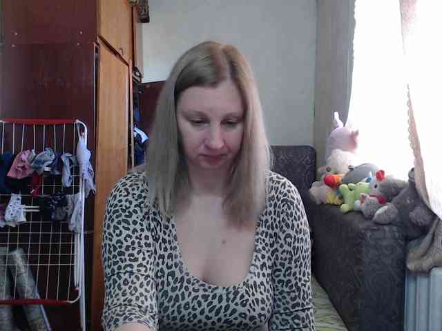 BustyBlondy webcam