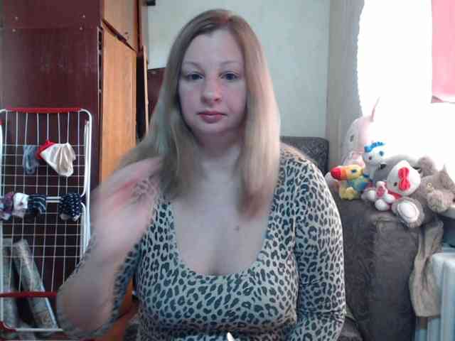 BustyBlondy webcam
