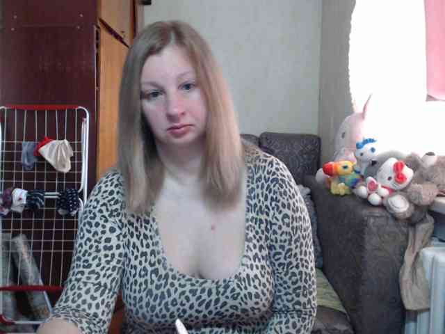 BustyBlondy webcam
