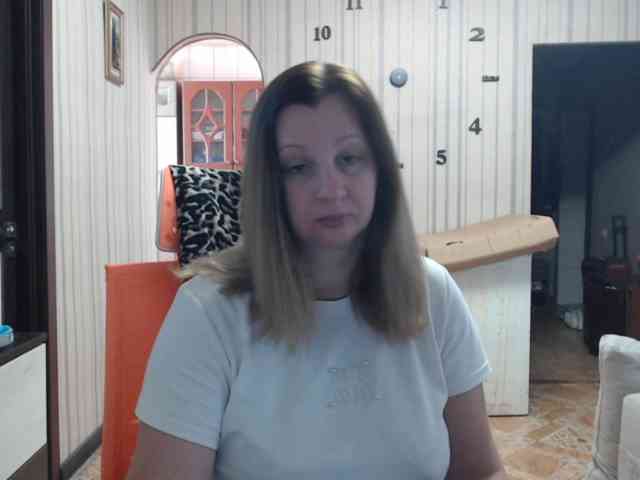 BustyBlondy webcam