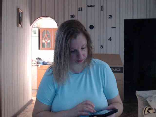 BustyBlondy webcam