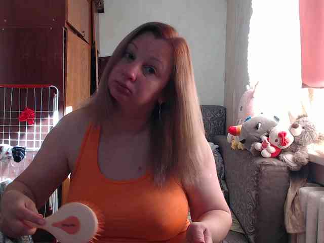 BustyBlondy webcam