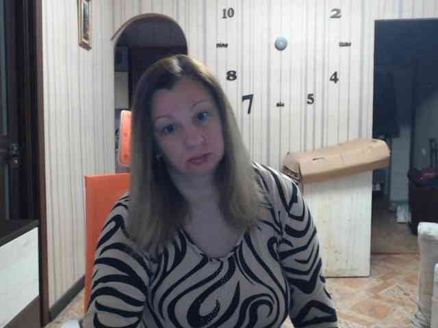BustyBlondy