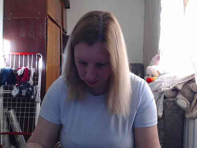 BustyBlondy