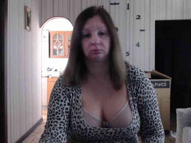 BustyBlondy webcam