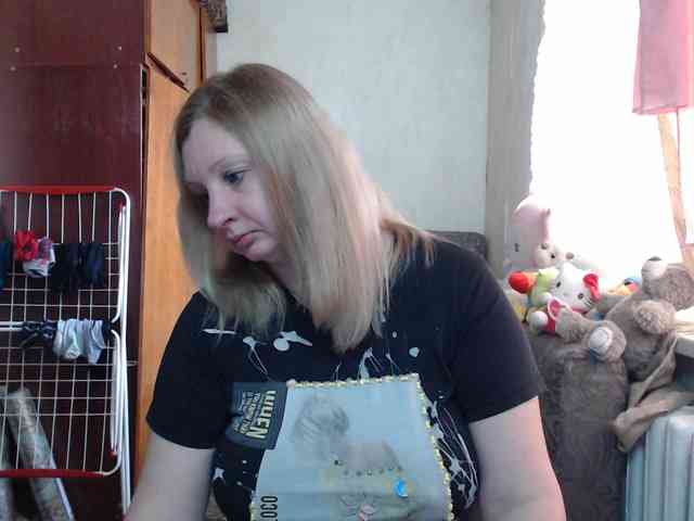 BustyBlondy webcam