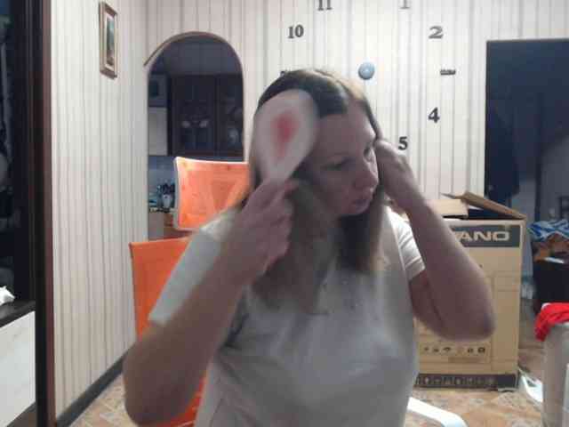 BustyBlondy