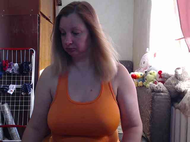 BustyBlondy