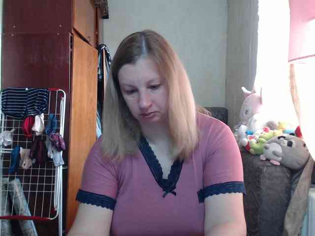 BustyBlondy webcam