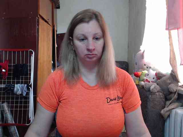 BustyBlondy webcam