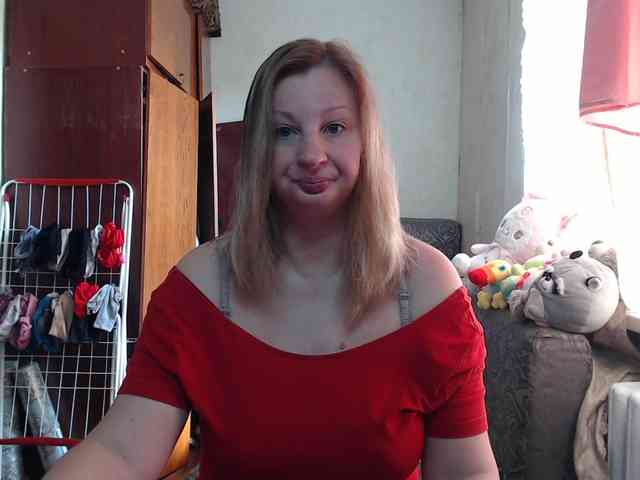 BustyBlondy webcam
