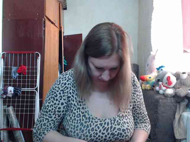 BustyBlondy webcam