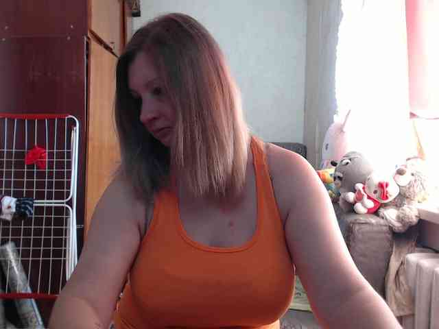 BustyBlondy webcam