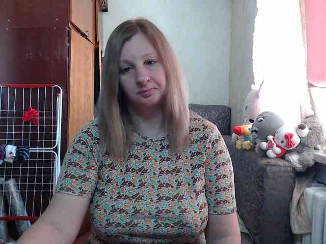 BustyBlondy webcam