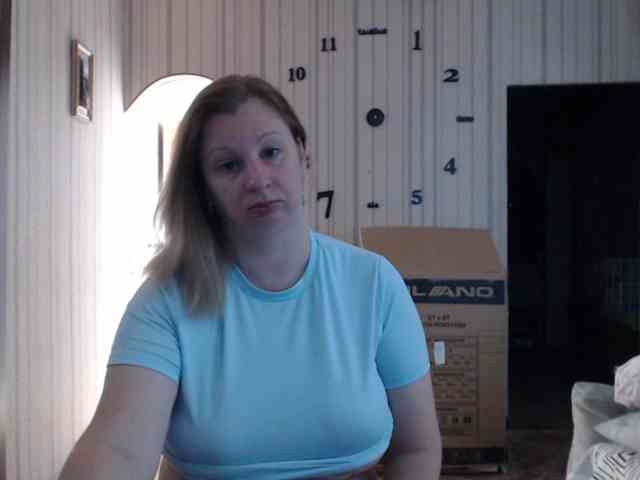 BustyBlondy webcam