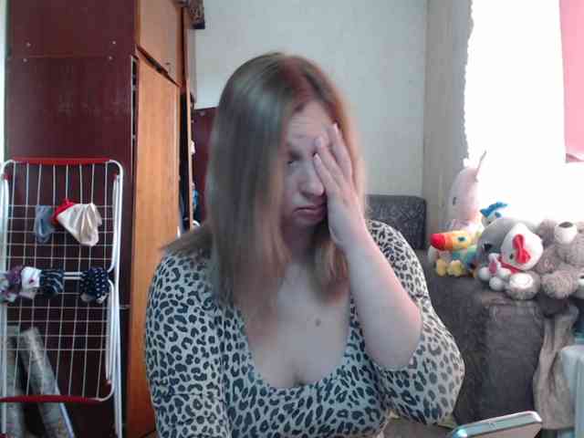 BustyBlondy webcam