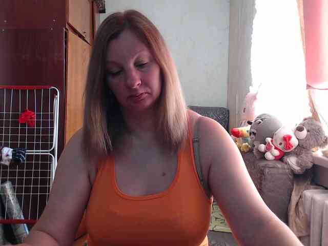 BustyBlondy webcam