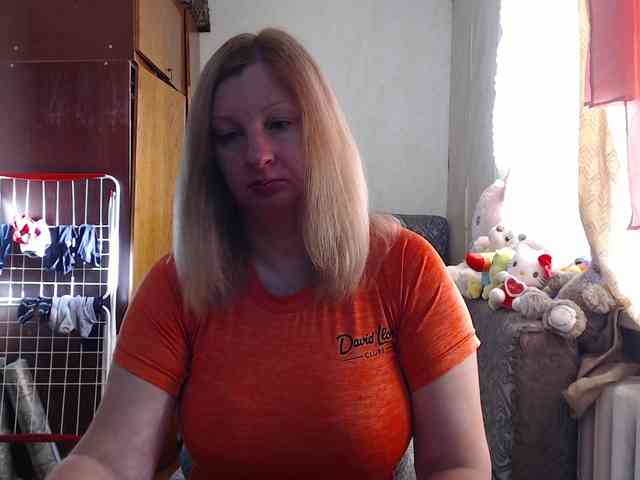 BustyBlondy webcam
