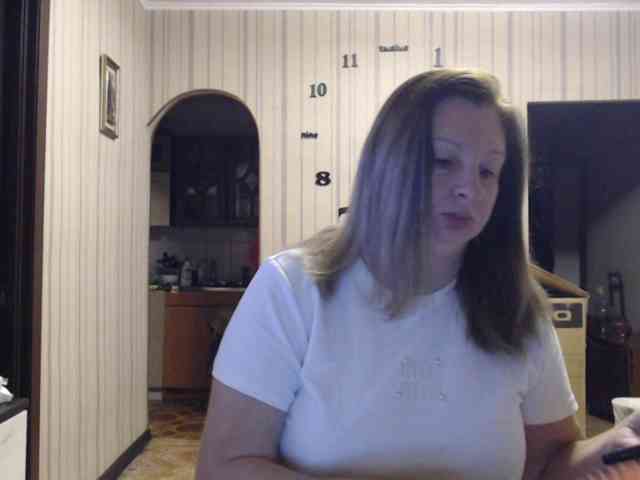 BustyBlondy webcam