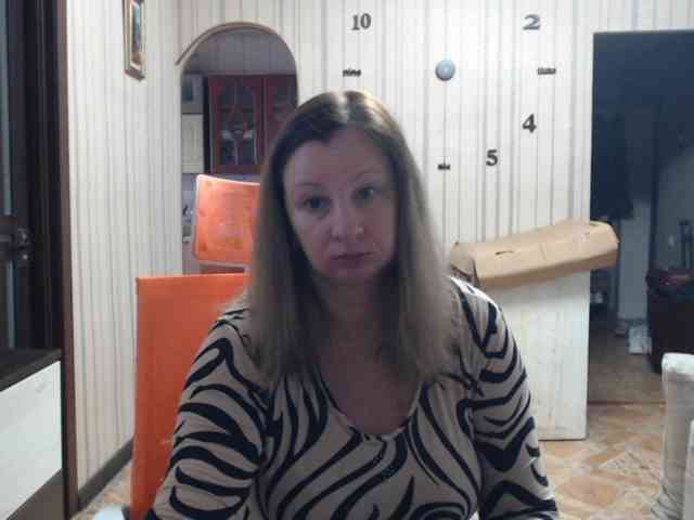 BustyBlondy