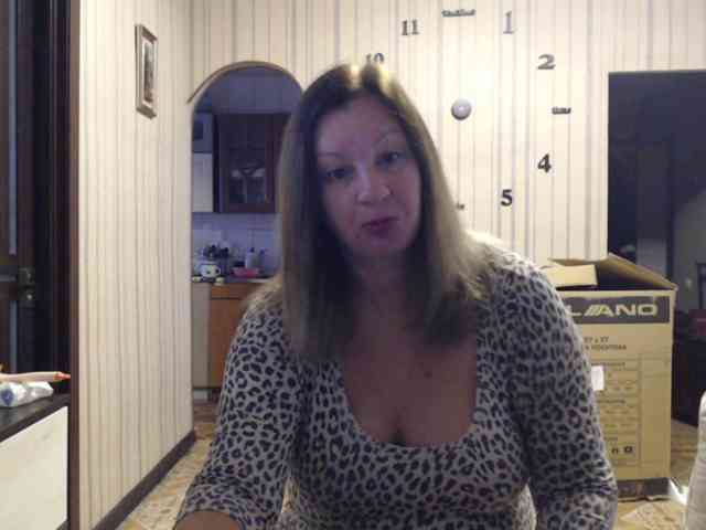 BustyBlondy